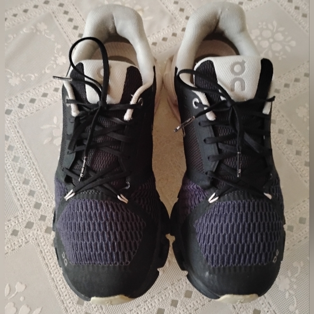 On Running Black and Gray Athletic Shoes - Picture 13 of 16